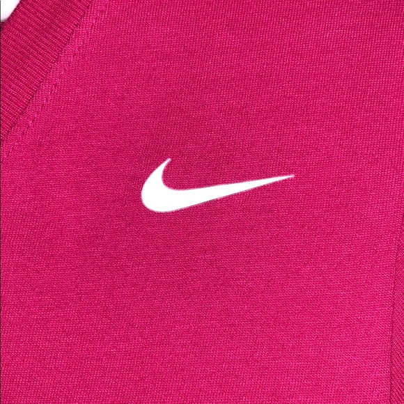 Pink Nike T-shirt - Picture 2 of 3